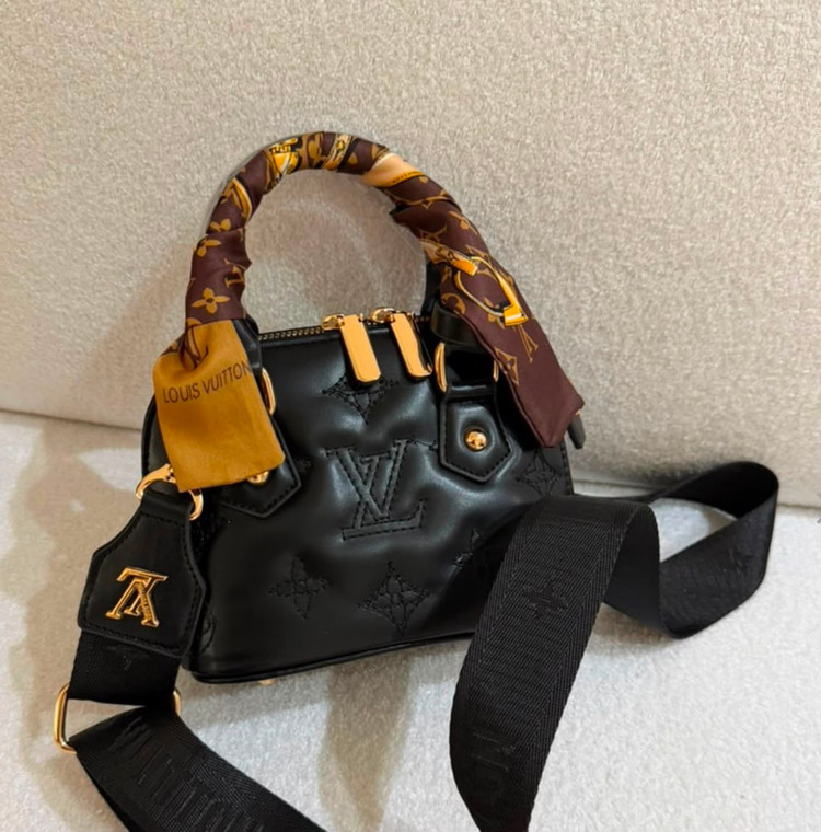 کیف Lv سه رنگ کرمی و مشکی و سفید