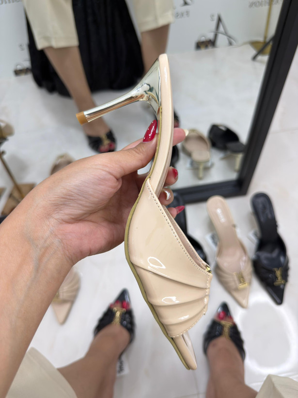 صندل ysl کرمی و مشکی